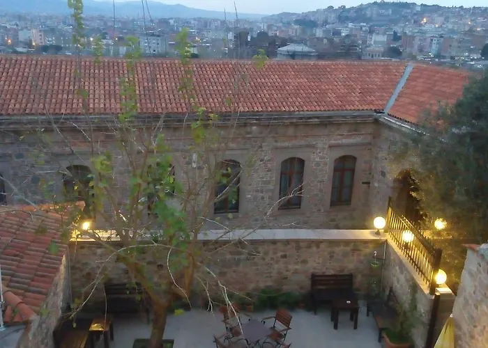 Aristonicus Boutique