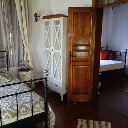 Aristonicus Boutique