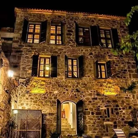 Aristonicus Boutique 3*