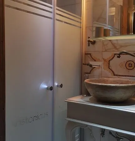 Aristonicus Boutique Hotel