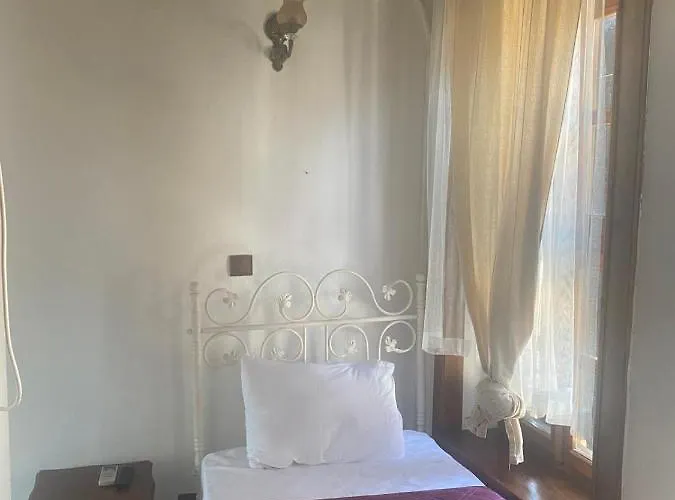 Aristonicus Boutique Bergama