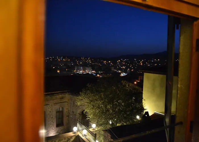 Aristonicus Boutique